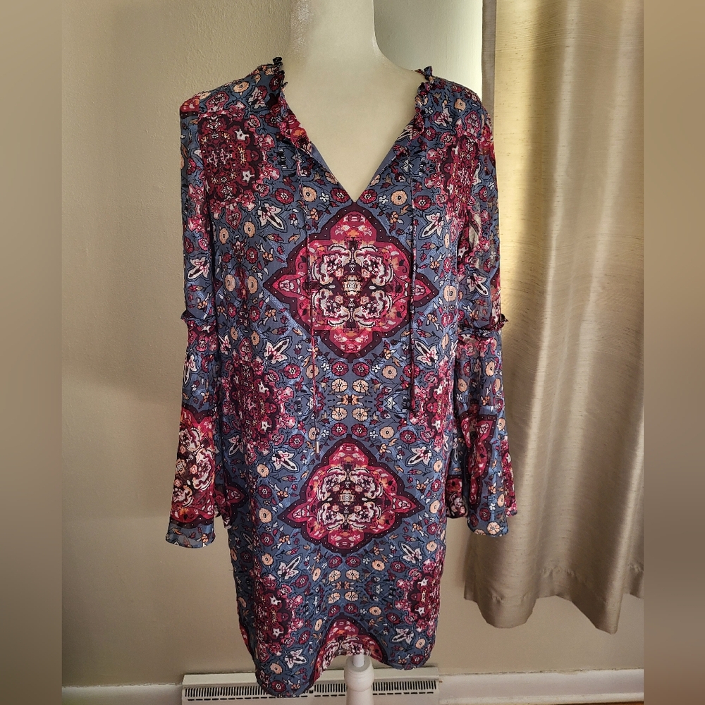 White House Black Market Bell Sleeve Medallion Geo Print Large Petite LP Dress